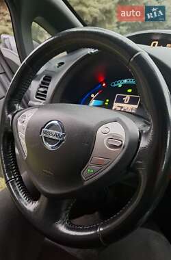 Хэтчбек Nissan Leaf 2013 в Запорожье