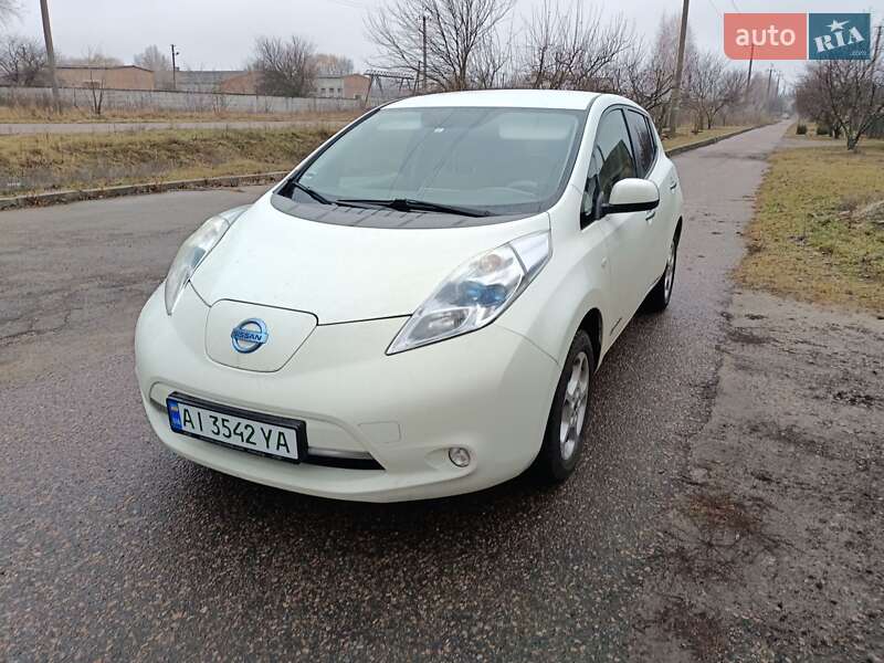 Хэтчбек Nissan Leaf 2012 в Березане