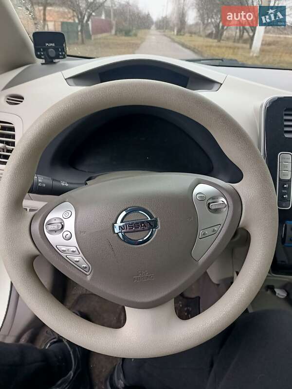 Хэтчбек Nissan Leaf 2012 в Березане