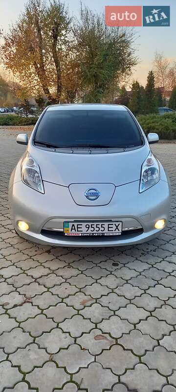 Хэтчбек Nissan Leaf 2016 в Павлограде