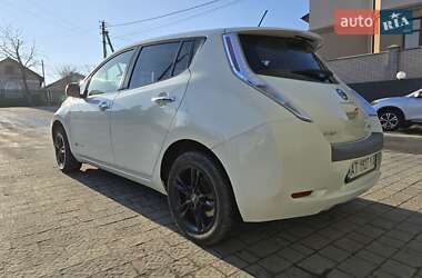 Хэтчбек Nissan Leaf 2012 в 
