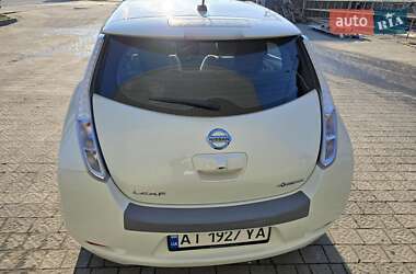 Хэтчбек Nissan Leaf 2012 в 