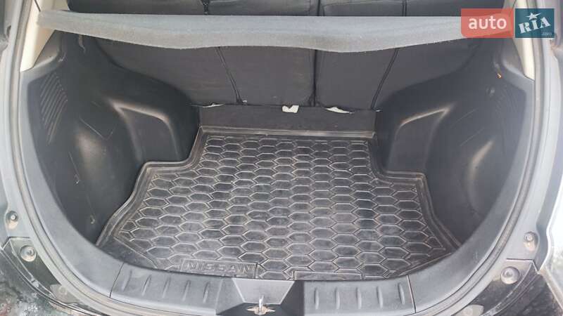 Хэтчбек Nissan Leaf 2015 в Сумах
