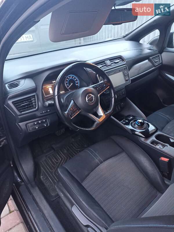 Хэтчбек Nissan Leaf 2018 в Золочеве фото 6 Хэтчбек Nissan Leaf 2018 в Золочеве