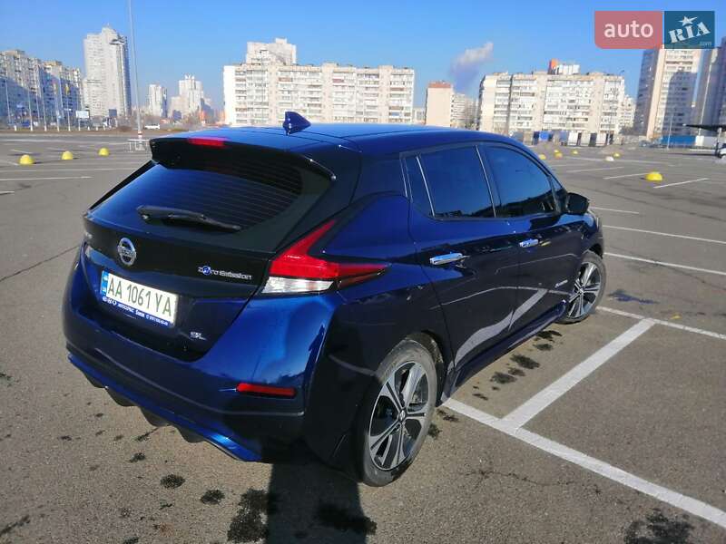 Хэтчбек Nissan Leaf 2017 в Киеве