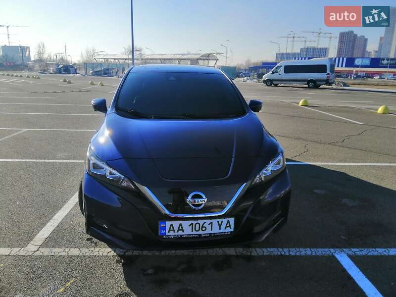 Хэтчбек Nissan Leaf 2017 в Киеве