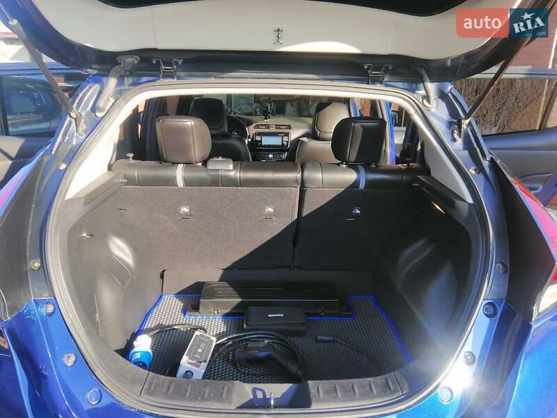 Хэтчбек Nissan Leaf 2017 в Киеве