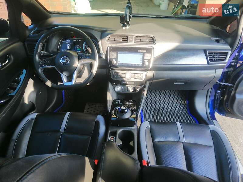 Хэтчбек Nissan Leaf 2017 в Киеве