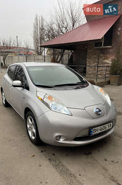 Хетчбек Nissan Leaf 2013 в Первомайську