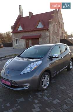 Хэтчбек Nissan Leaf 2014 в 
