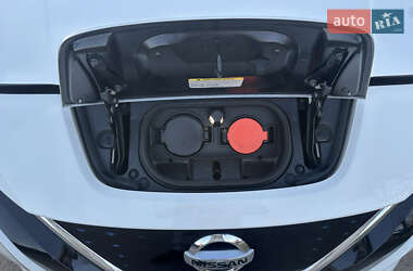 Хэтчбек Nissan Leaf 2019 в 