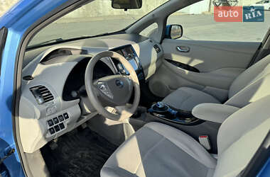 Хетчбек Nissan Leaf 2013 в 