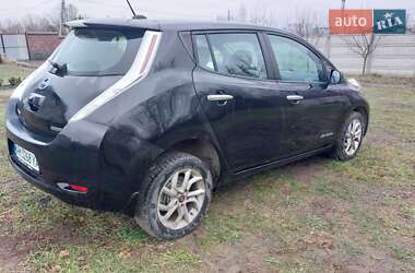 Хэтчбек Nissan Leaf 2015 в 