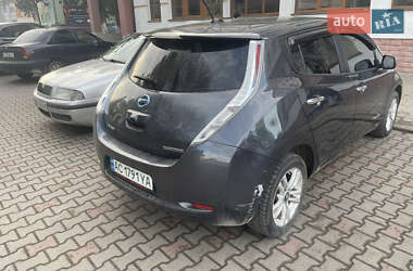 Хетчбек Nissan Leaf 2013 в 