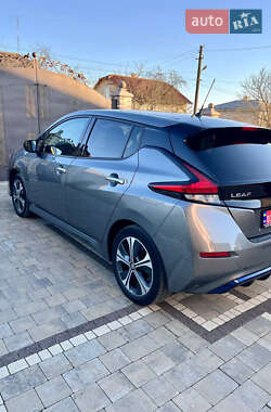 Хетчбек Nissan Leaf 2019 в 