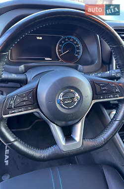 Хетчбек Nissan Leaf 2019 в 