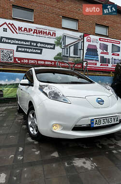 Хэтчбек Nissan Leaf 2016 в 
