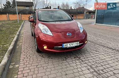 Хетчбек Nissan Leaf 2014 в Дніпрі