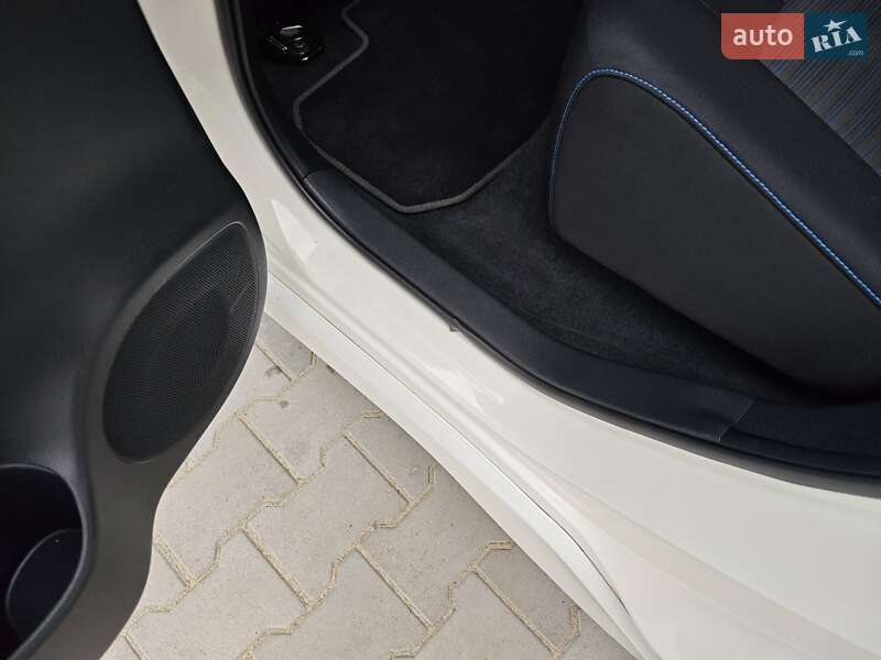 Хэтчбек Nissan Leaf 2020 в Дубно