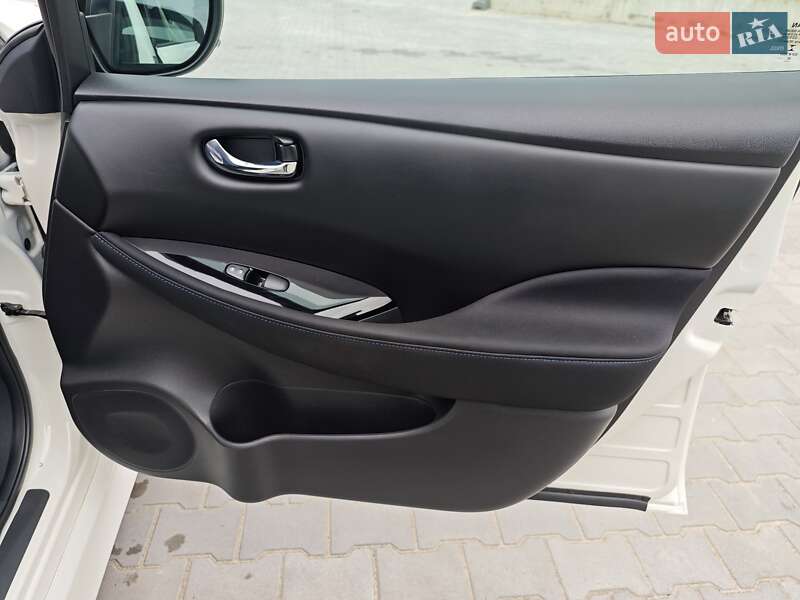 Хэтчбек Nissan Leaf 2020 в Дубно