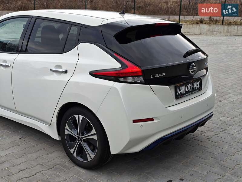 Хэтчбек Nissan Leaf 2020 в Дубно