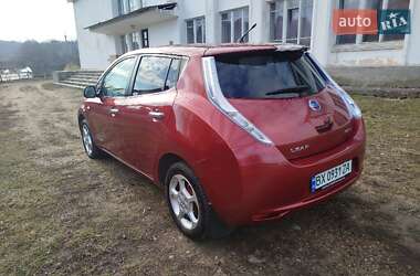 Хэтчбек Nissan Leaf 2012 в 