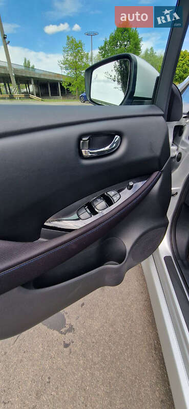 Хэтчбек Nissan Leaf 2021 в Днепре