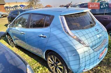 Хэтчбек Nissan Leaf 2015 в 