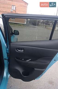 Хэтчбек Nissan Leaf 2015 в 