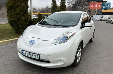 Хетчбек Nissan Leaf 2013 в Дніпрі