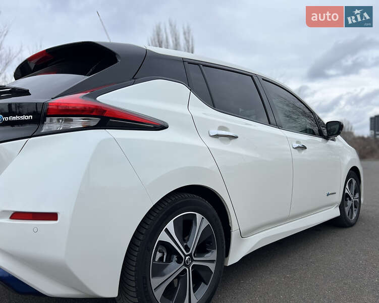 Хетчбек Nissan Leaf 2018 в Кривому Розі