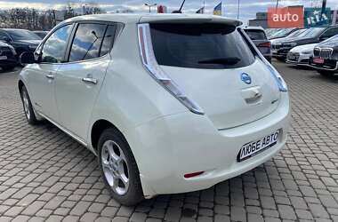 Хэтчбек Nissan Leaf 2011 в 