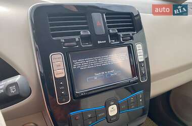 Хэтчбек Nissan Leaf 2011 в 