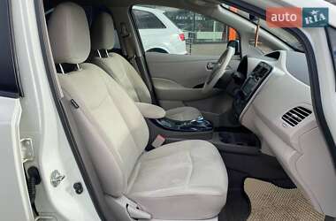 Хэтчбек Nissan Leaf 2011 в 