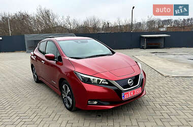 Хэтчбек Nissan Leaf 2018 в 