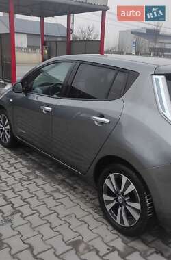 Хетчбек Nissan Leaf 2014 в Бориславі