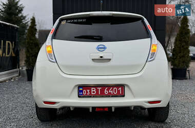 Хэтчбек Nissan Leaf 2012 в 