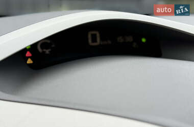 Хэтчбек Nissan Leaf 2012 в 