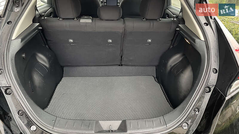 Хэтчбек Nissan Leaf 2020 в Киеве