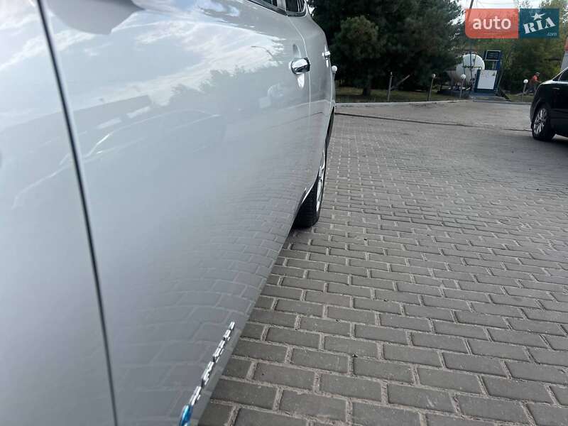 Хэтчбек Nissan Leaf 2012 в Казатине фото 4 Хэтчбек Nissan Leaf 2012 в Казатине