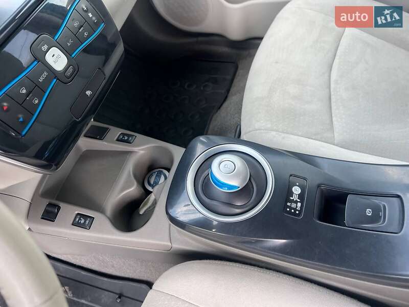 Хэтчбек Nissan Leaf 2012 в Казатине фото 7 Хэтчбек Nissan Leaf 2012 в Казатине