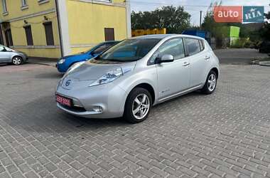 Хэтчбек Nissan Leaf 2012 в 