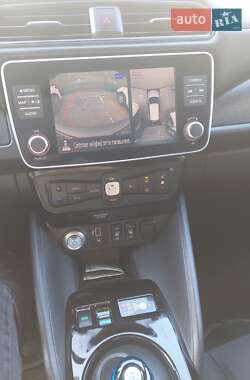 Хэтчбек Nissan Leaf 2020 в 