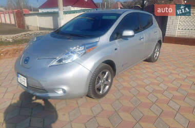 Хэтчбек Nissan Leaf 2012 в Николаеве