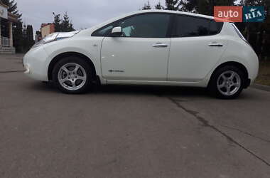 Хэтчбек Nissan Leaf 2016 в 