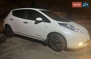 Хетчбек Nissan Leaf 2014 в 
