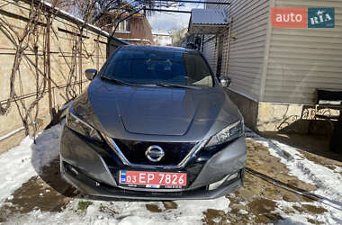 Хэтчбек Nissan Leaf 2021 в Киеве