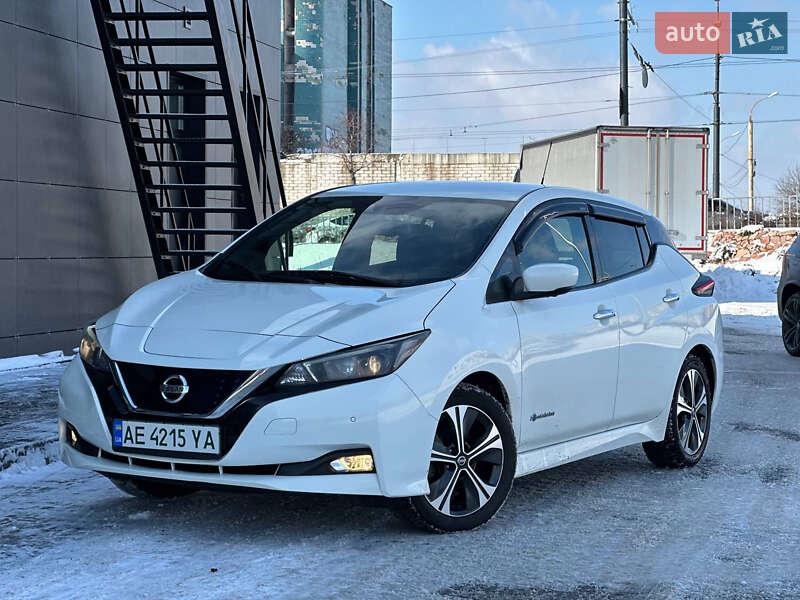 Хэтчбек Nissan Leaf 2019 в Днепре