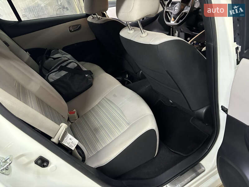 Хетчбек Nissan Leaf 2021 в Глевасі