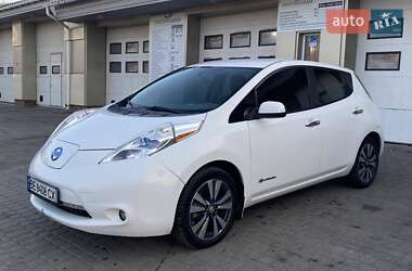 Хэтчбек Nissan Leaf 2015 в Николаеве